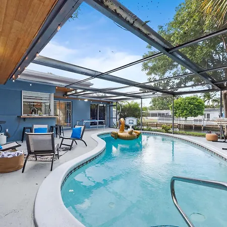 Canal Front Oasis With Pool, Bbq, 15 Mins To Beach